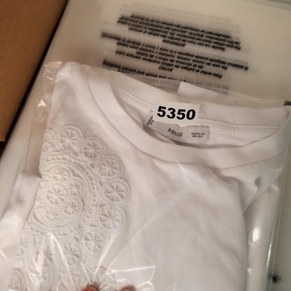 MNG Shirt Womens XS White Embroidered Lace Applique Short Sleeve Cotton Top - Picture 8 of 8
